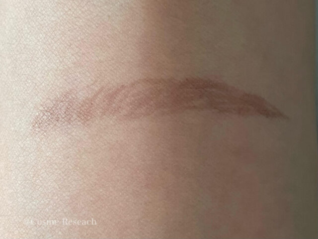 フーミー　ロケペンアイブロウペンシルで描いた眉毛